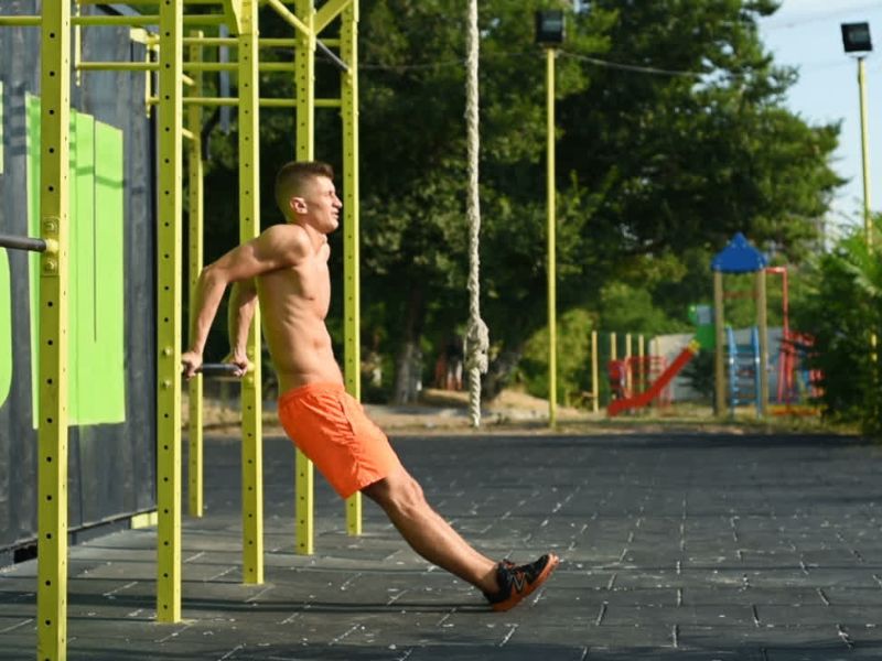 Prilagođene vežbe i podrška zajednice čine trening pristupačnim i efikasnim za sve nivoe.